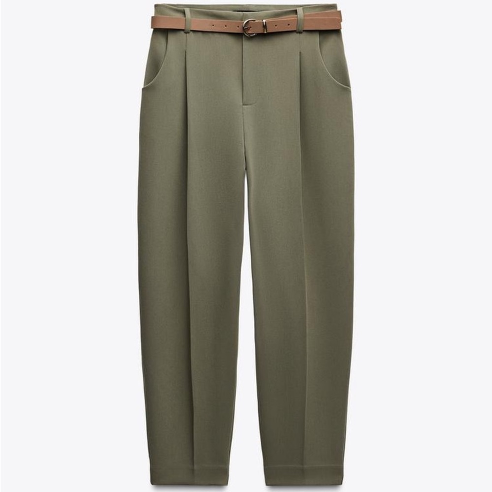 Green Chinos with Pleats and High Waist Zara
High-waisted ankle pants